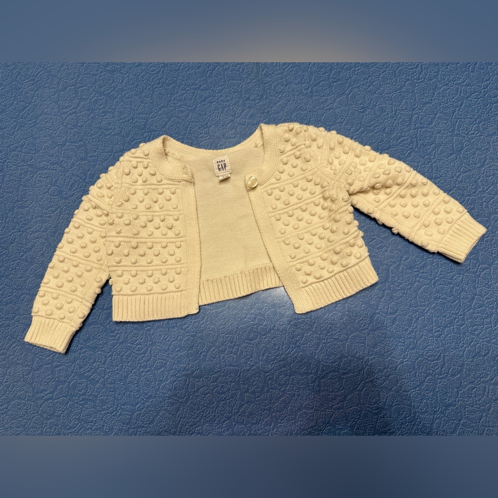 GAP Cream Textured Knit Sweater